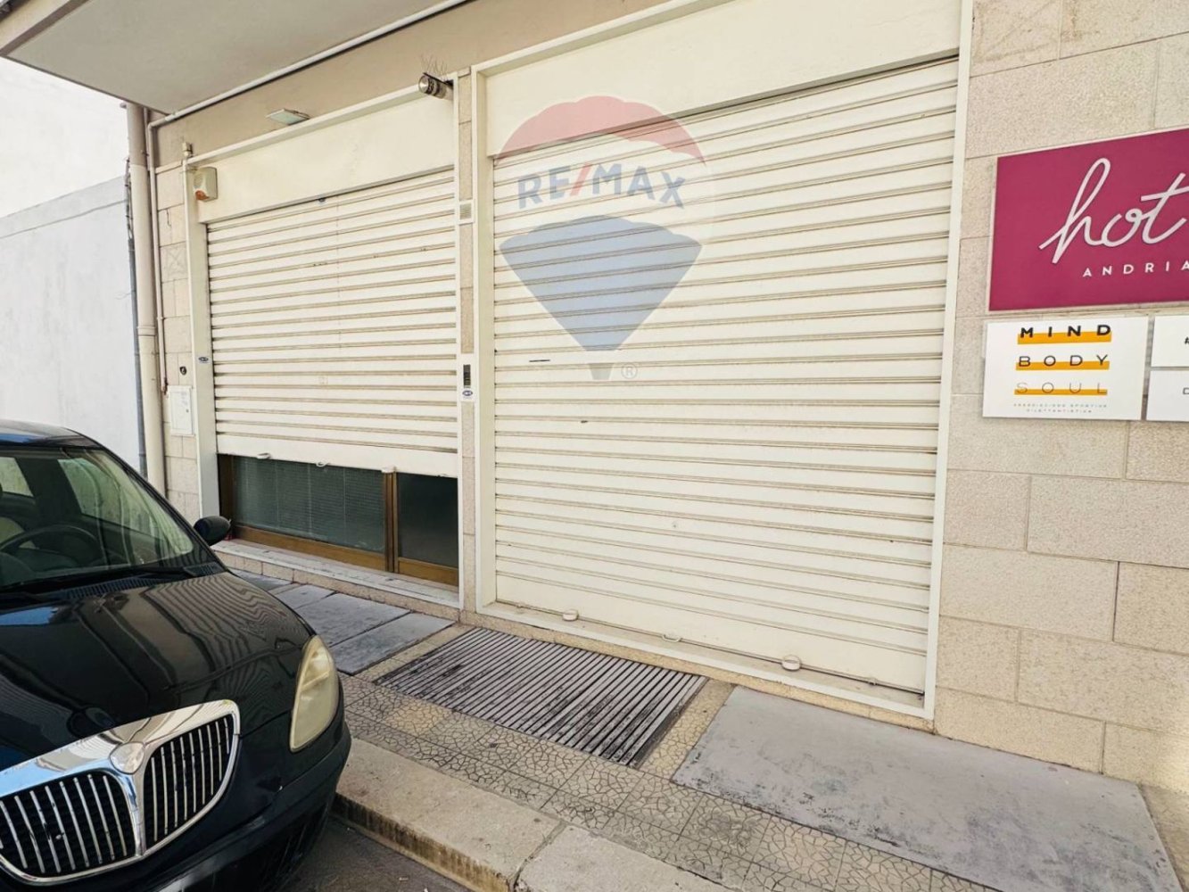 4 rooms Commercial property in Andria, Italy No. 362047