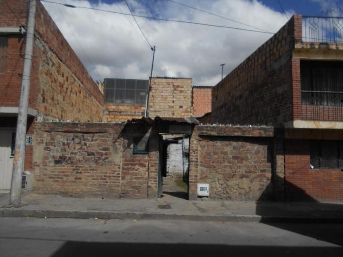 4 bedrooms House in Bogota, Colombia No. 11148