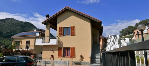 4 bedrooms Villa in Ventimiglia, Italy No. 171033 10