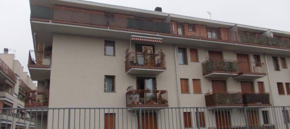 2 Schlafzimmer Wohnung in Limbiate, Italy, Nr. 282938 4