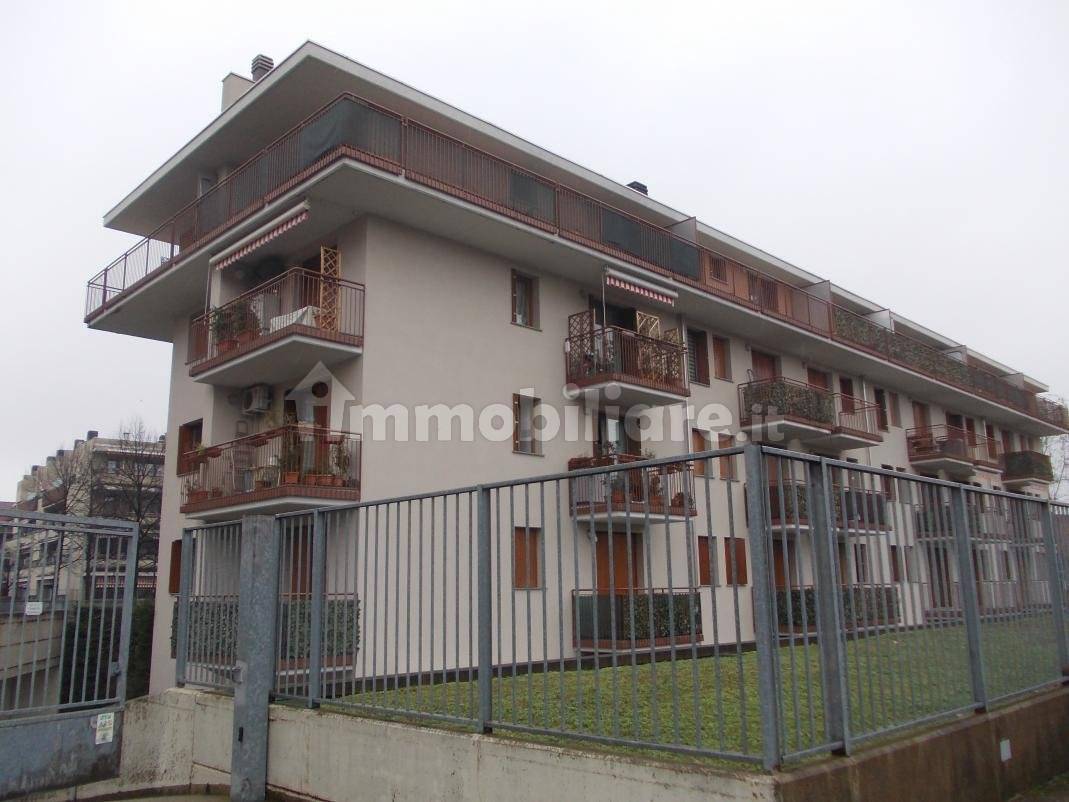 2 Schlafzimmer Wohnung in Limbiate, Italy, Nr. 282938