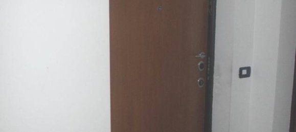 2 Schlafzimmer Wohnung in Limbiate, Italy, Nr. 282938 16