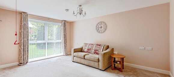 Apartamento de 2 dormitorios en Crawley, United Kingdom No. 6303 6