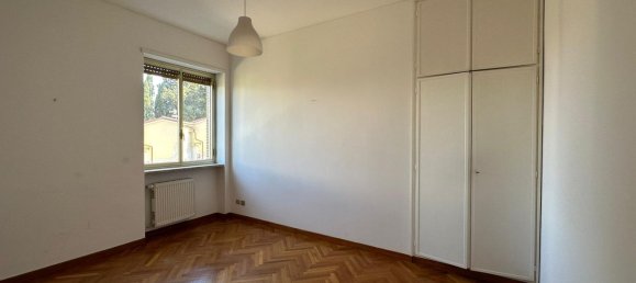 6 rooms Apartment in Rome, Italy No. 136610 40