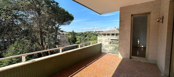 6 rooms Apartment in Rome, Italy No. 136610 6