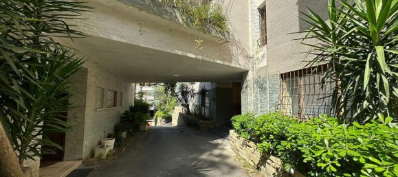 6 rooms Apartment in Rome, Italy No. 136610 17