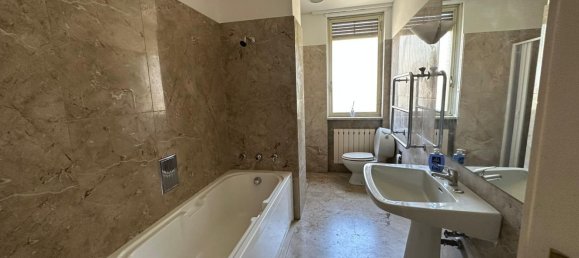 6 rooms Apartment in Rome, Italy No. 136610 36