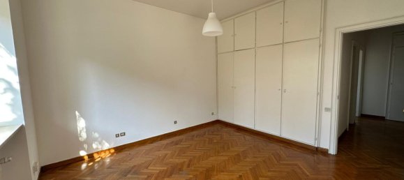 6 rooms Apartment in Rome, Italy No. 136610 33
