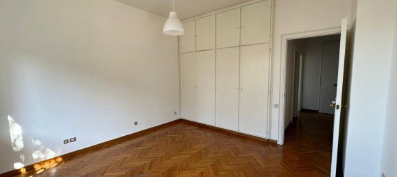 6 rooms Apartment in Rome, Italy No. 136610 34