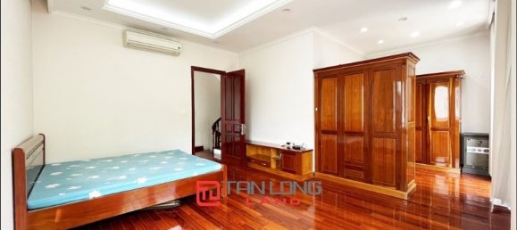 3 bedrooms Villa in Long Bien, Vietnam No. 595 5