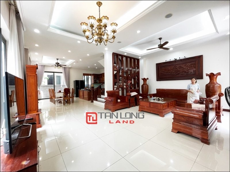 3 bedrooms Villa in Long Bien, Vietnam No. 595