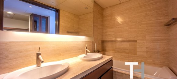 2 bedrooms Apartment in Burj Khalifa, UAE No. 34479 10