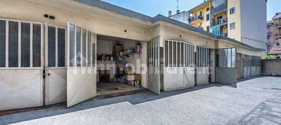 2 bedrooms Apartment in Turin, Italy No. 318434 31