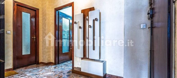 2 bedrooms Apartment in Turin, Italy No. 318434 5