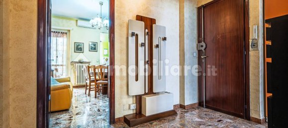 2 bedrooms Apartment in Turin, Italy No. 318434 7