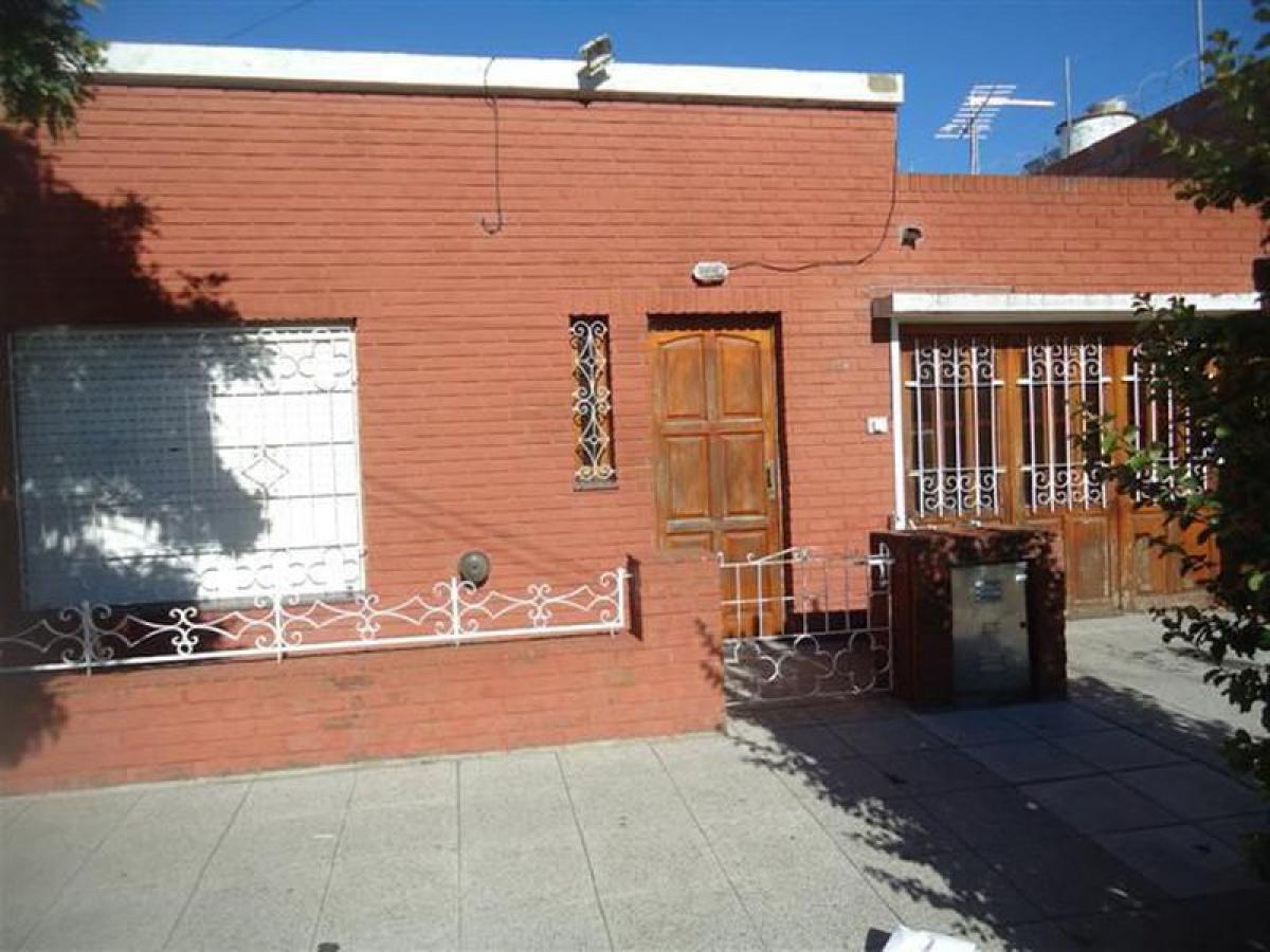 2 bedrooms House in Mar del Plata, Argentina No. 79185