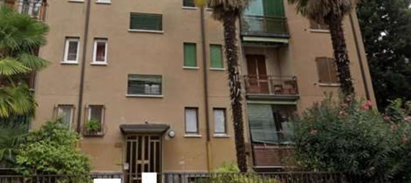 4 rooms Apartment in Legnano, Italy No. 331454 2