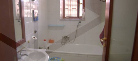 2 Schlafzimmer Wohnung in Arzano, Italy, Nr. 18536 15