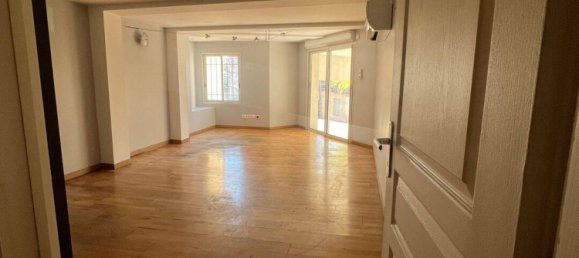 3 Schlafzimmer Wohnung in Toulon, France, Nr. 330108 11