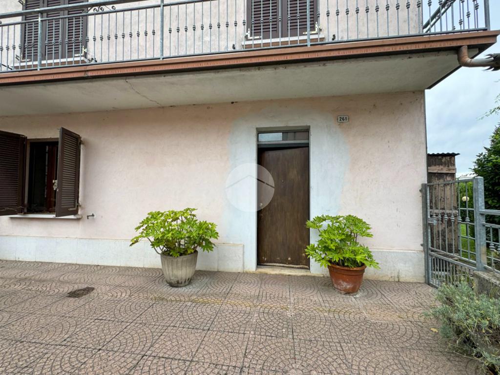 Apartamento de 2 dormitorios en Montichiari, Italy No. 298368