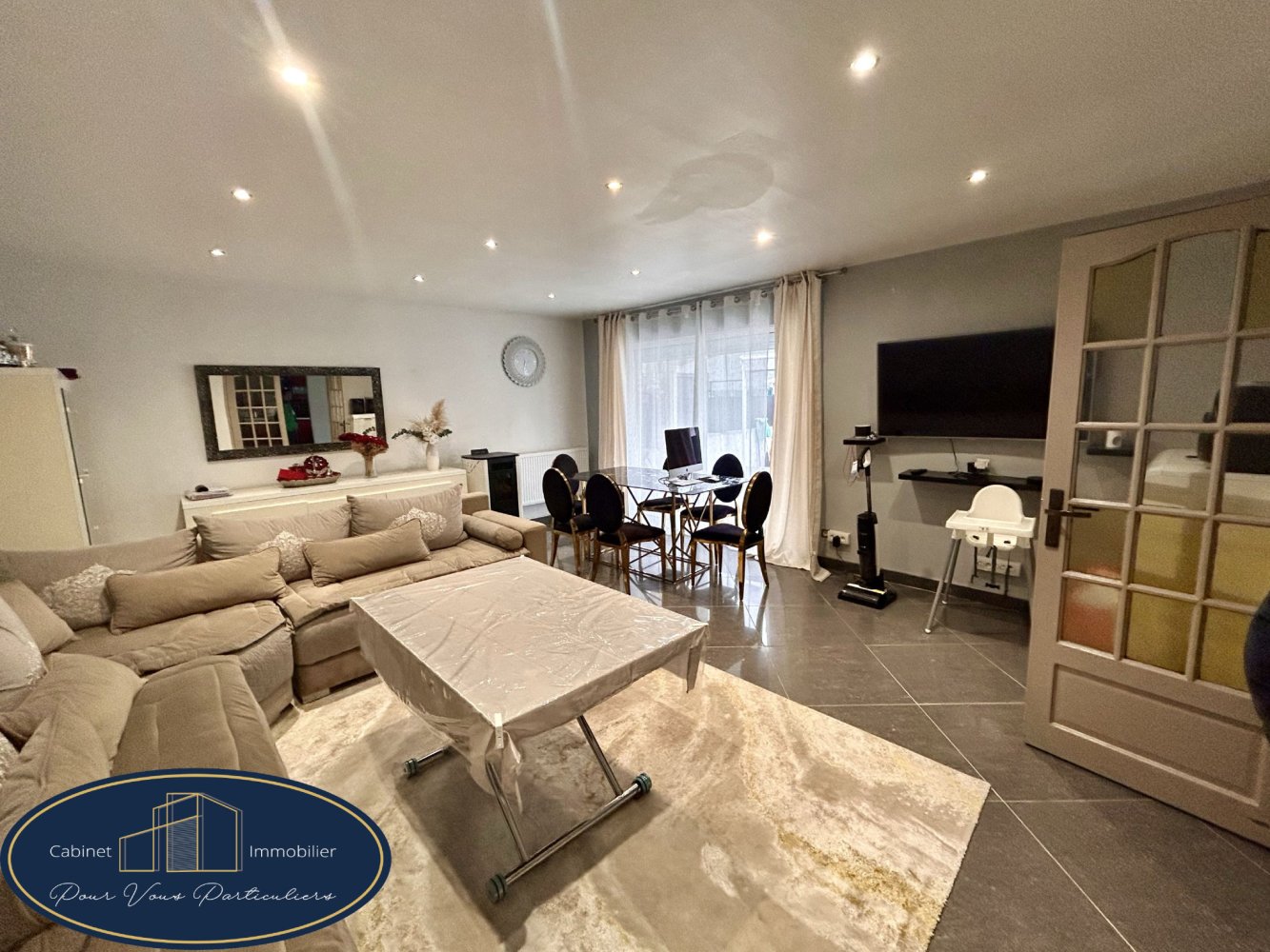 3 bedrooms House in Beuvrages, France No. 242638