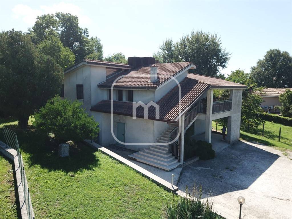 3 bedrooms Villa in Artena, Italy No. 292490