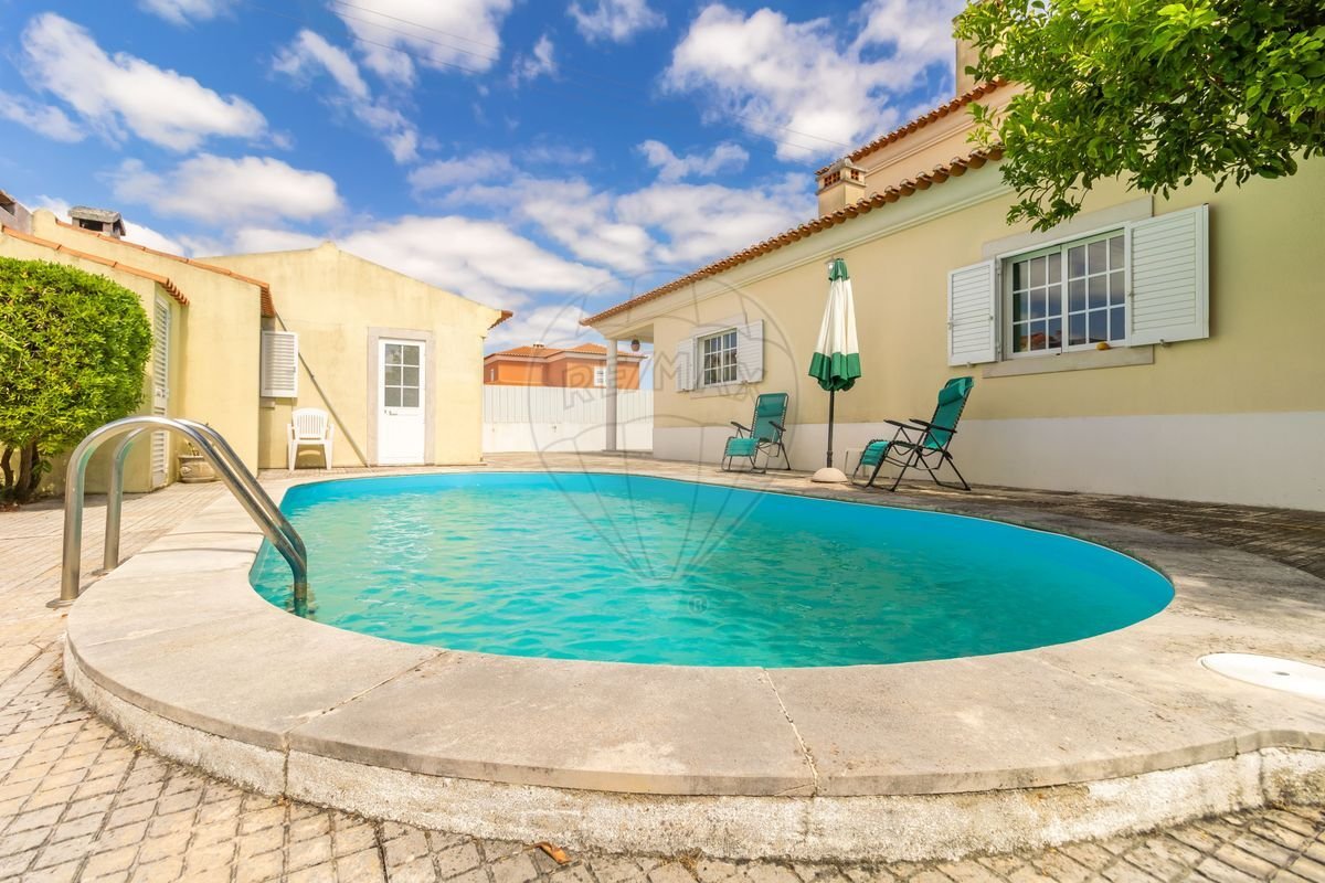 3 bedrooms Villa in Setubal, Portugal No. 195054