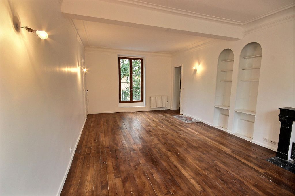 1 bedroom Apartment in Suresnes, France No. 180275