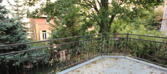 1 bedroom Apartment in Suresnes, France No. 180275 3