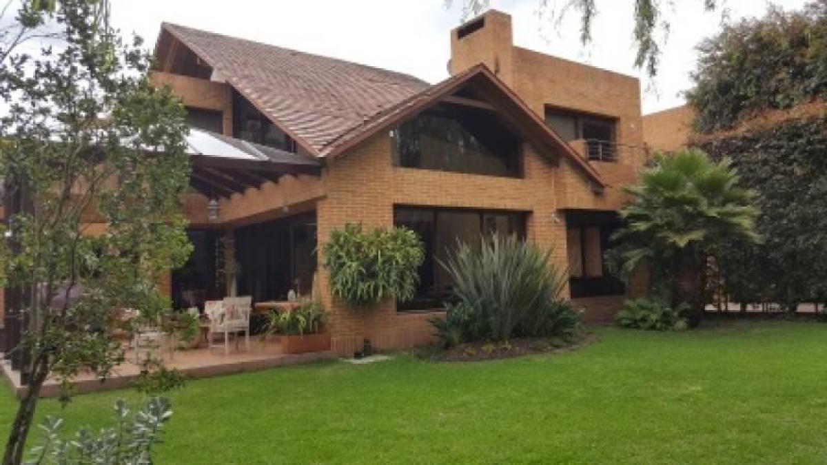 Дом с 4 спальнями в Богота, Колумбия № 13652