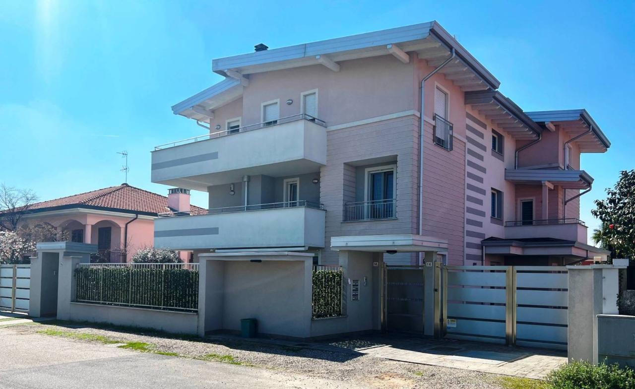 3 rooms Apartment in Busto Garolfo, Italy No. 102522