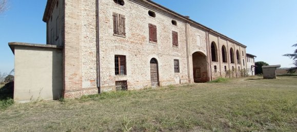 20 rooms House in Fiorenzuola d'Arda, Italy No. 118531 8