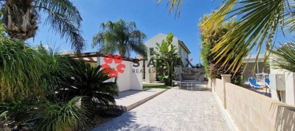 Propiedad comercial de 3 dormitorios en Pervolia, Cyprus No. 80815 5