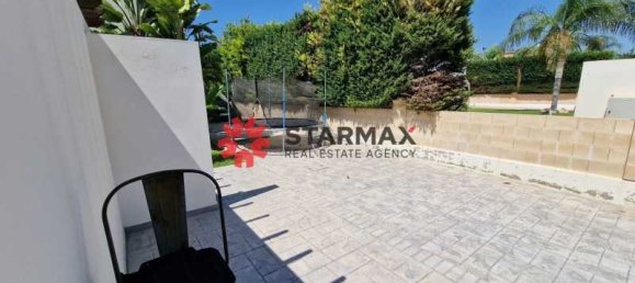 Propiedad comercial de 3 dormitorios en Pervolia, Cyprus No. 80815 3