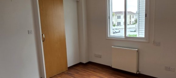 Квартира с 2 спальнями в Строволос, Кипр № 25935 4