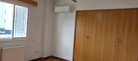 Квартира с 2 спальнями в Строволос, Кипр № 25935 2