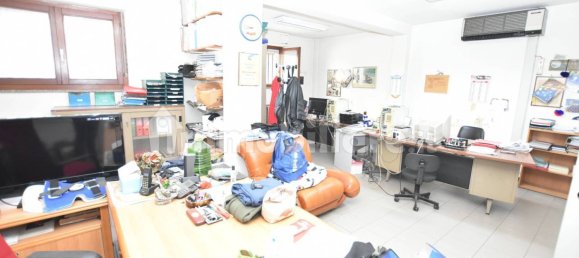 Propiedad comercial de 5 habitaciónes en Sassari, Italy No. 350236 14