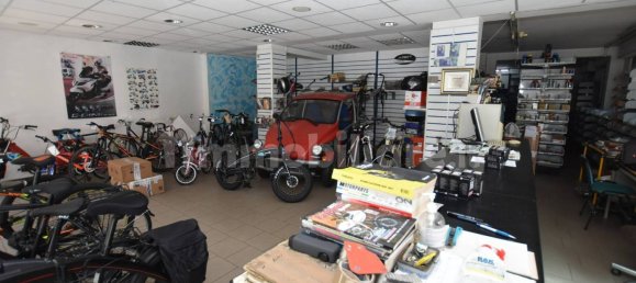 Propiedad comercial de 5 habitaciónes en Sassari, Italy No. 350236 23