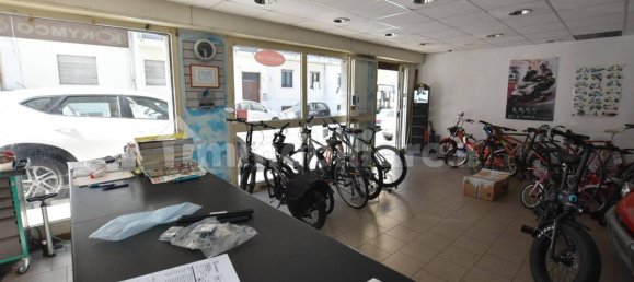 Propiedad comercial de 5 habitaciónes en Sassari, Italy No. 350236 6