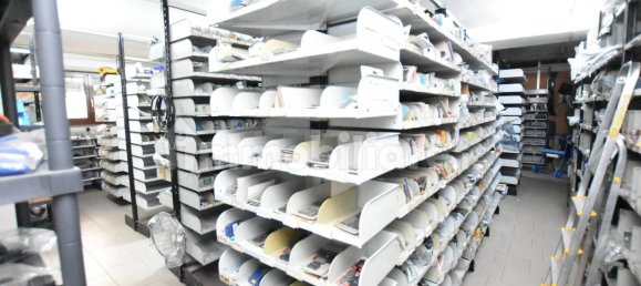 Propiedad comercial de 5 habitaciónes en Sassari, Italy No. 350236 8