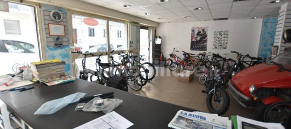 Propiedad comercial de 5 habitaciónes en Sassari, Italy No. 350236 5