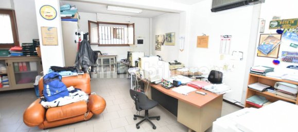 Propiedad comercial de 5 habitaciónes en Sassari, Italy No. 350236 17