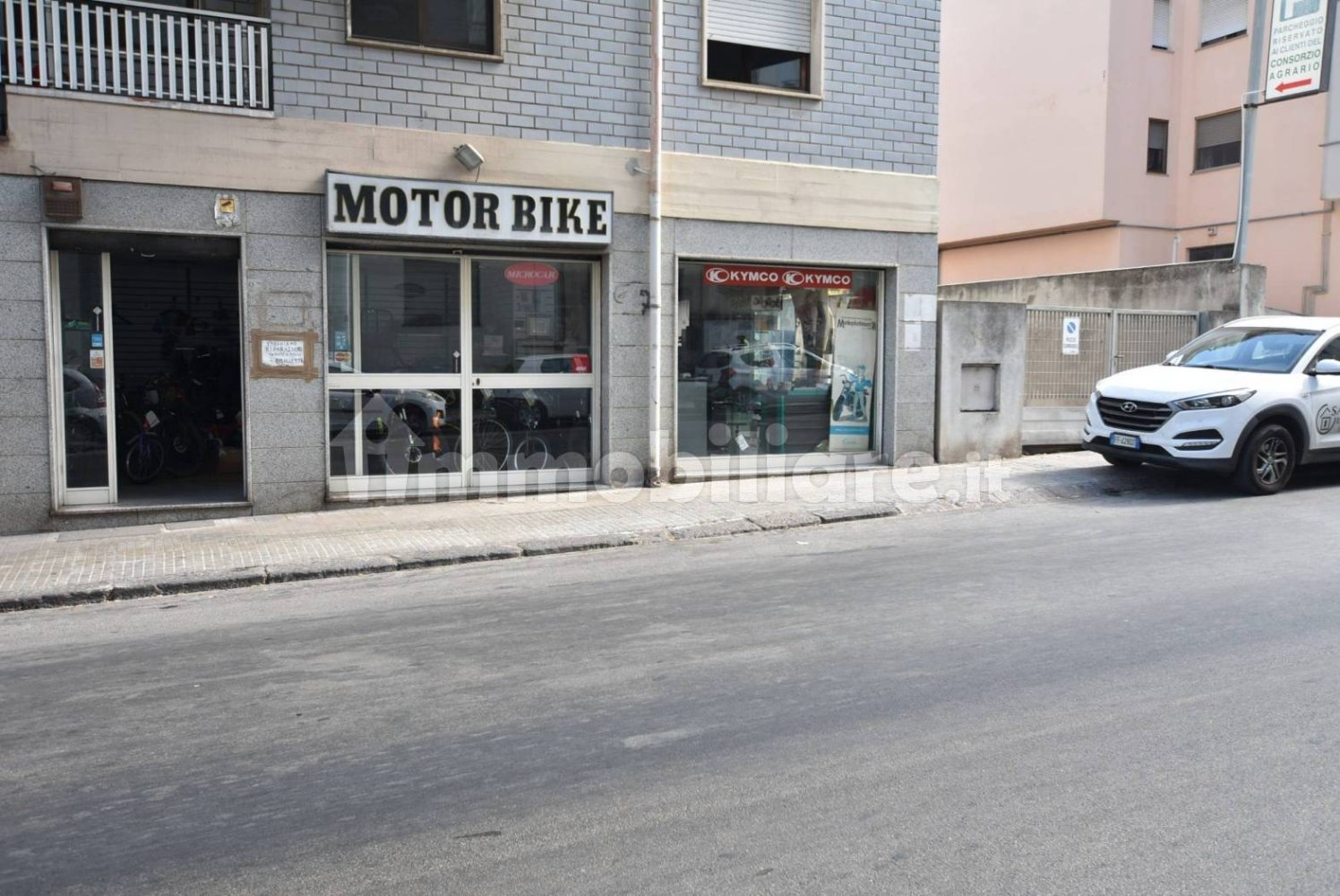 Propiedad comercial de 5 habitaciónes en Sassari, Italy No. 350236