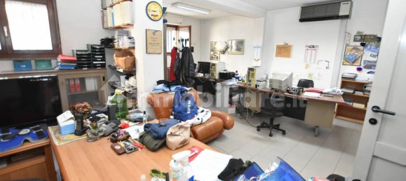 Propiedad comercial de 5 habitaciónes en Sassari, Italy No. 350236 13