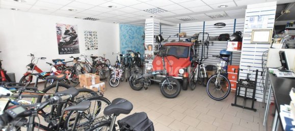 Propiedad comercial de 5 habitaciónes en Sassari, Italy No. 350236 22