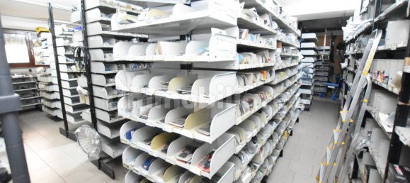 Propiedad comercial de 5 habitaciónes en Sassari, Italy No. 350236 9