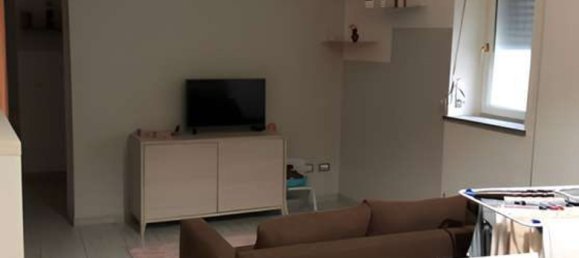 Apartamento de 3 habitaciónes en Busto Arsizio, Italy No. 1681 3