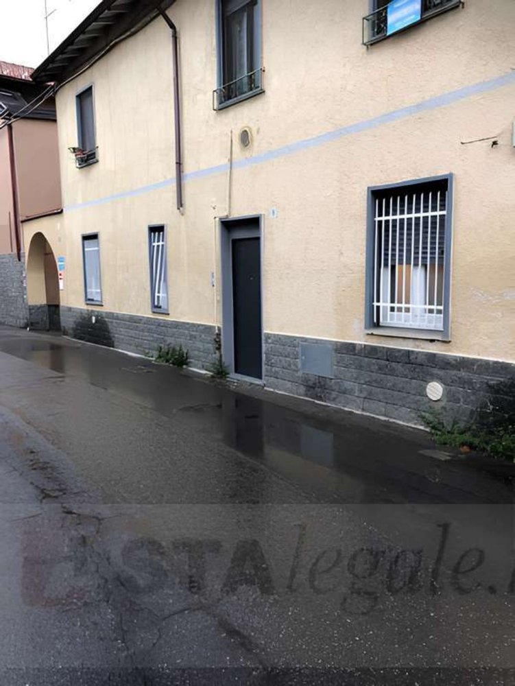 Apartamento de 3 habitaciónes en Busto Arsizio, Italy No. 1681