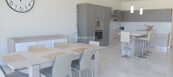 3 bedrooms Penthouse in Victoria, Malta No. 5984 5