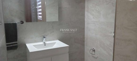 3 bedrooms Penthouse in Victoria, Malta No. 5984 8